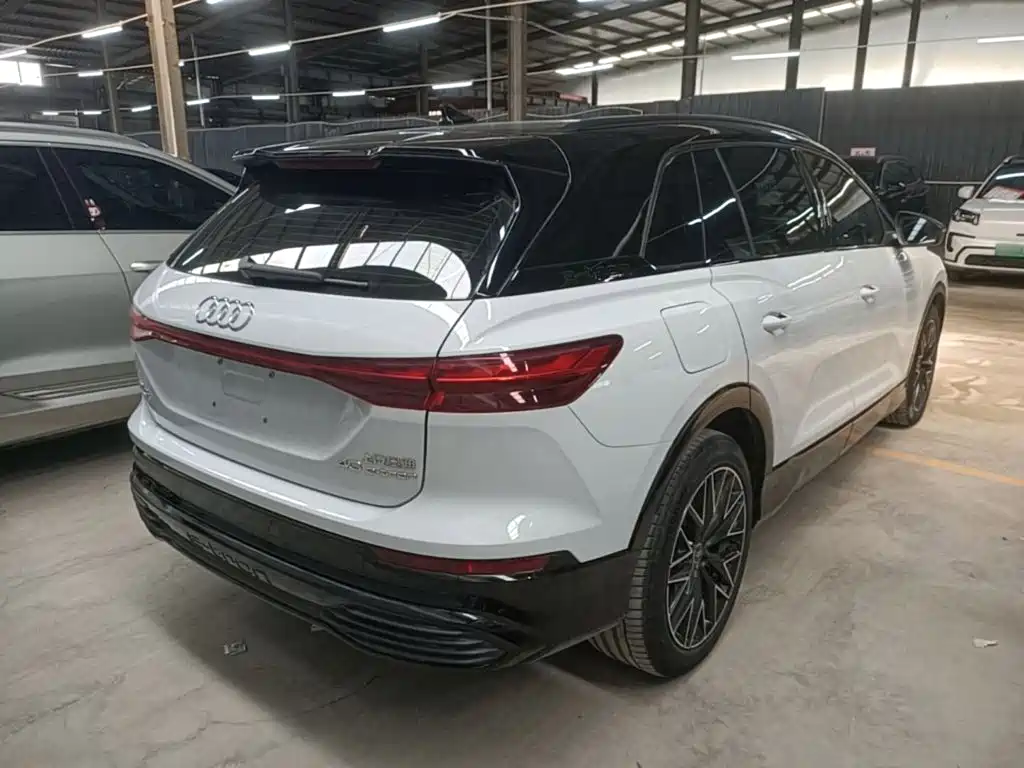 Audi Q5 e-tron — миниатюра 7