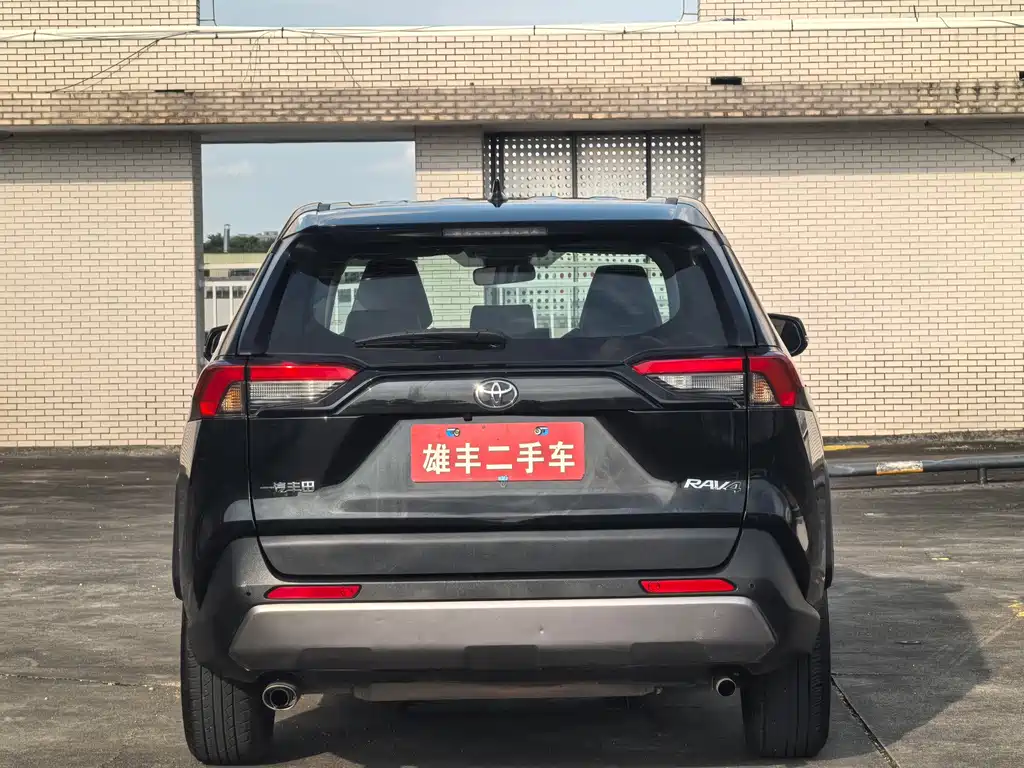 Toyota RAV4 — миниатюра 14