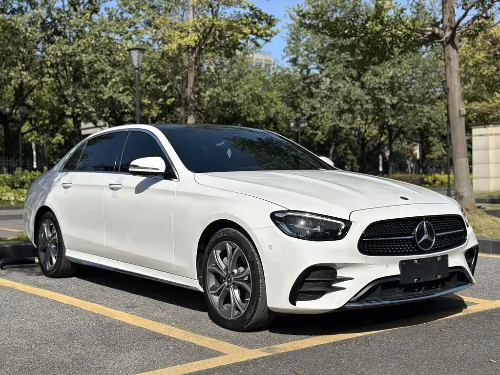 Mercedes-Benz E-Class — миниатюра 3