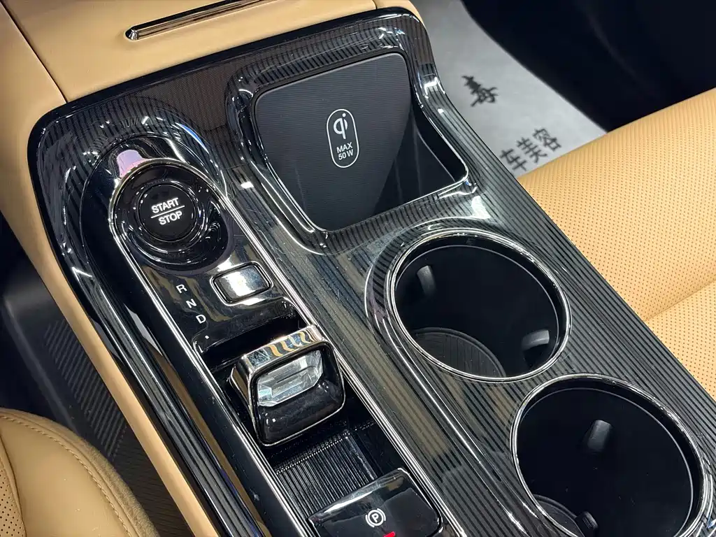 GAC Motor Trumpchi E8 PHEV — миниатюра 11