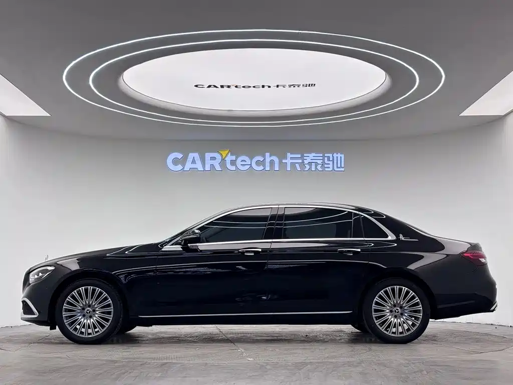Mercedes-Benz E-Class 2023 — фото 8