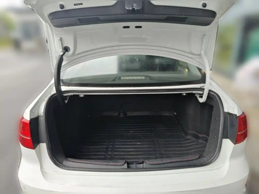 Volkswagen Sagitar — миниатюра 24