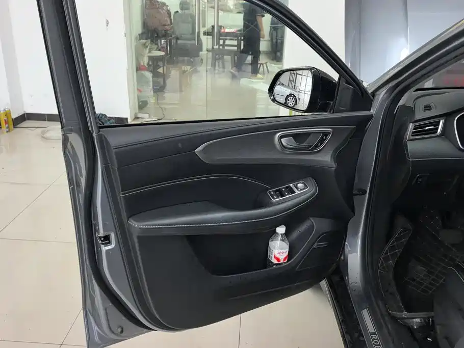 Roewe RX5 New Energy — миниатюра 6
