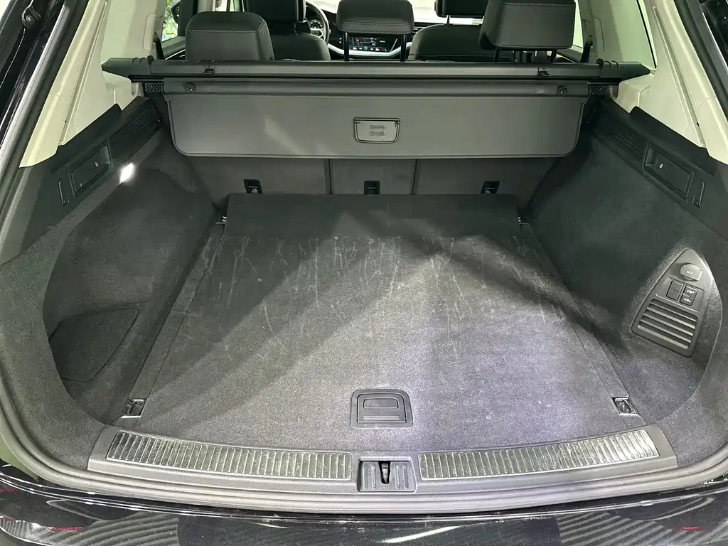 Volkswagen Touareg — миниатюра 8