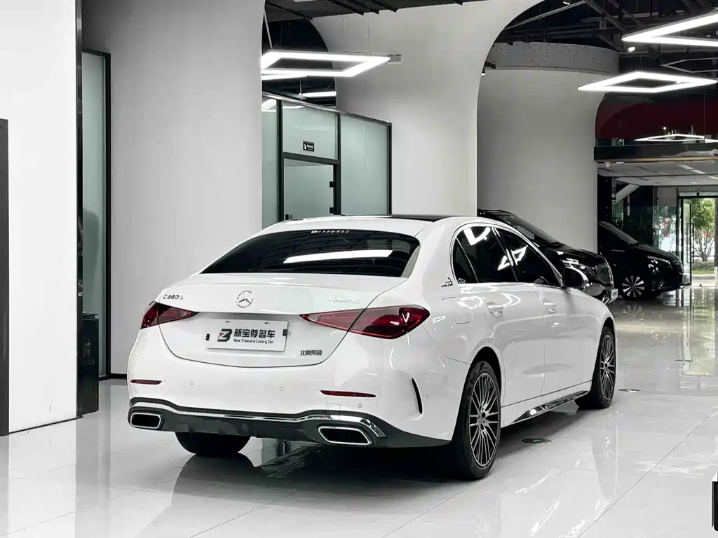 Mercedes-Benz C-Class — миниатюра 12
