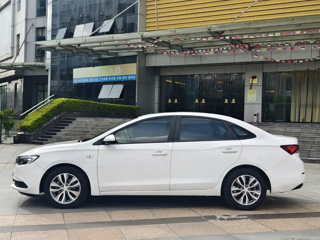 Buick Excelle — миниатюра 6