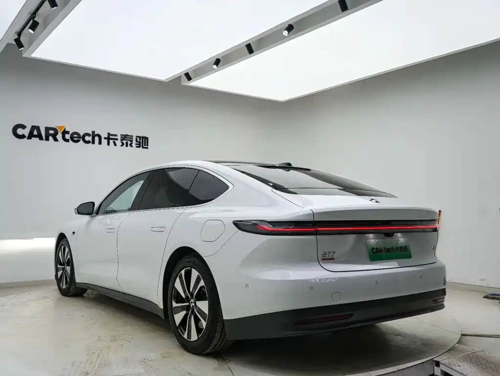 NIO NIO ET7