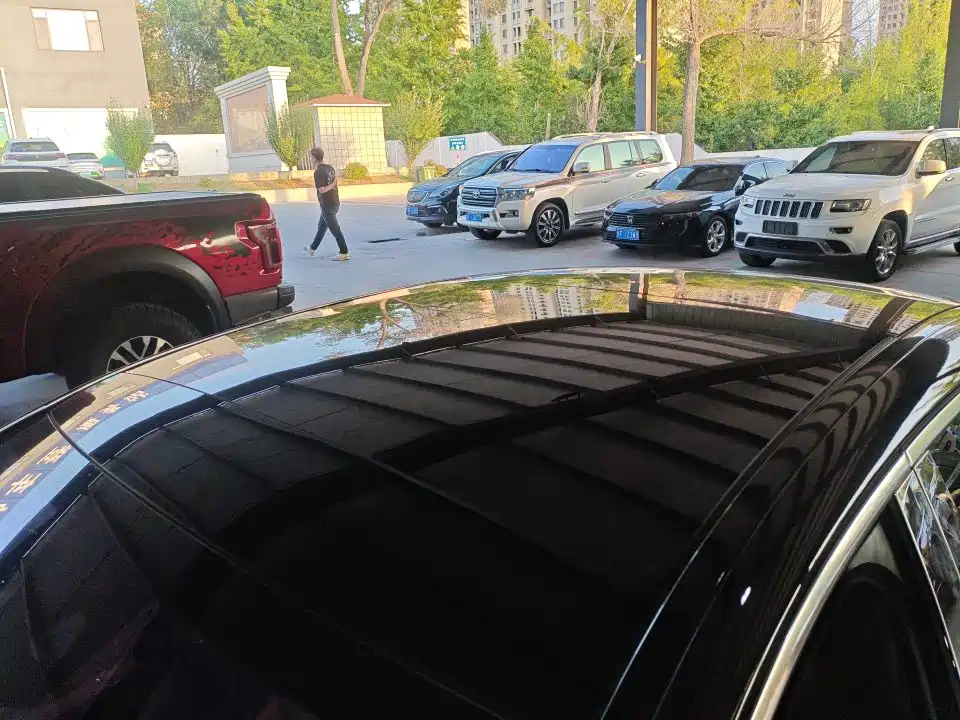 Mercedes-Benz E-Class — миниатюра 9