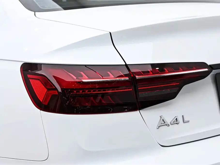 Audi A4L 2024 40 TFSI Luxury