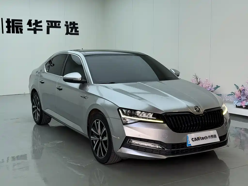 Skoda Superb — миниатюра 3