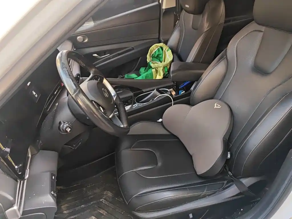 Hyundai Elantra — миниатюра 16