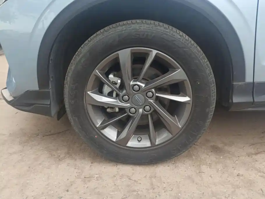 Geely Binyue — миниатюра 6