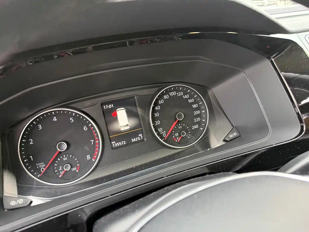 Volkswagen Multivan — миниатюра 5
