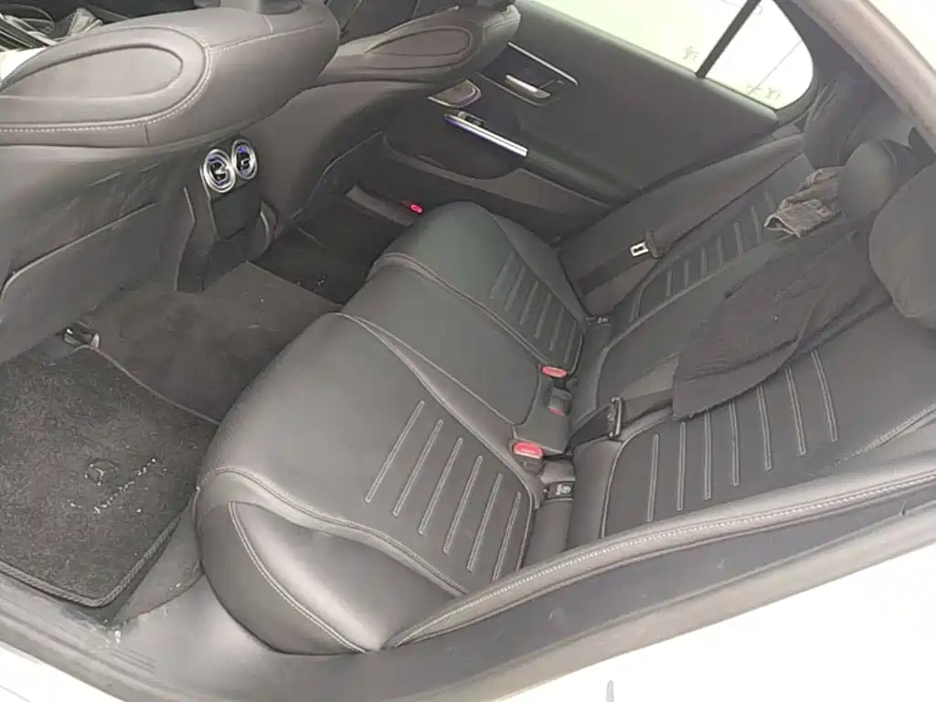 Mercedes-Benz C-Class 2023 — фото 16