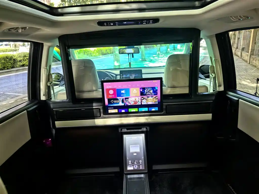 Honda Odyssey 2022 2.0L e:HEV мест