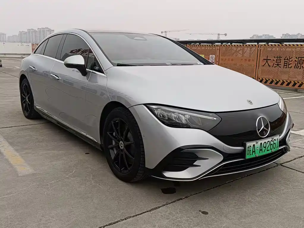 MERCEDES-BENZ EQE
