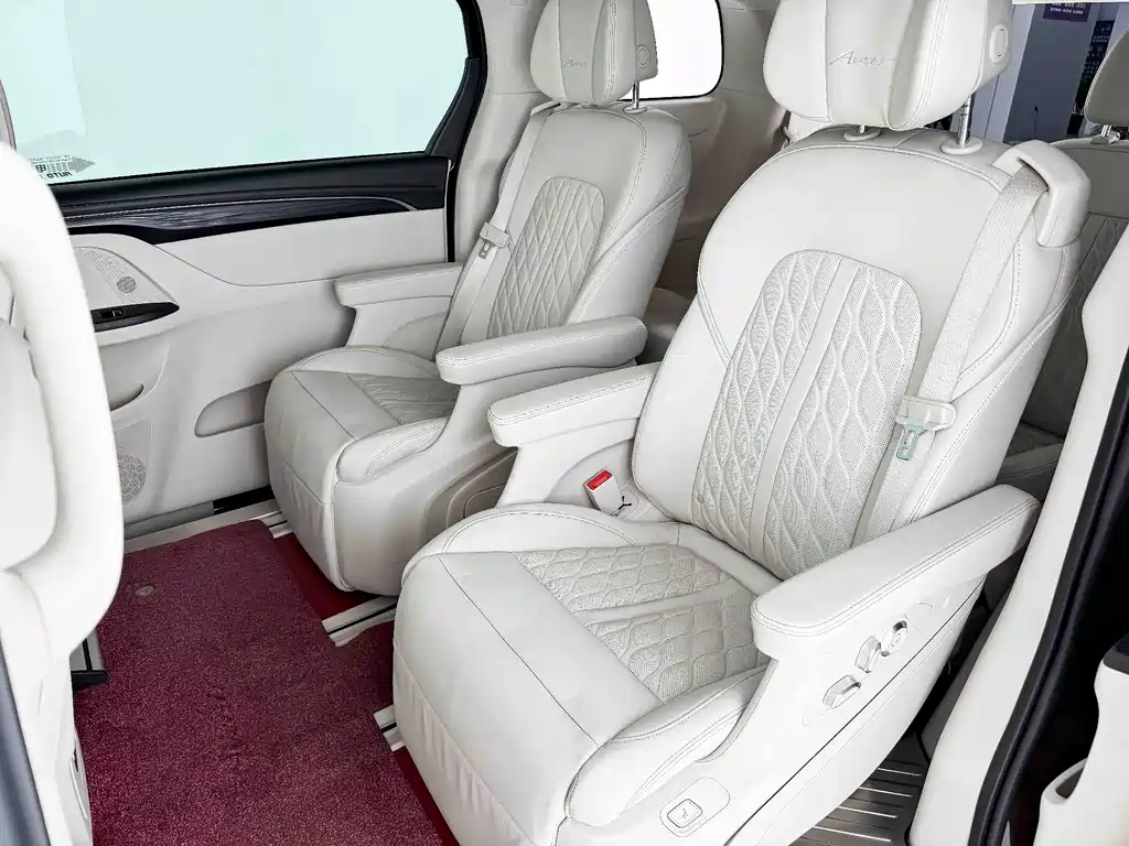 Buick GL8 — миниатюра 2