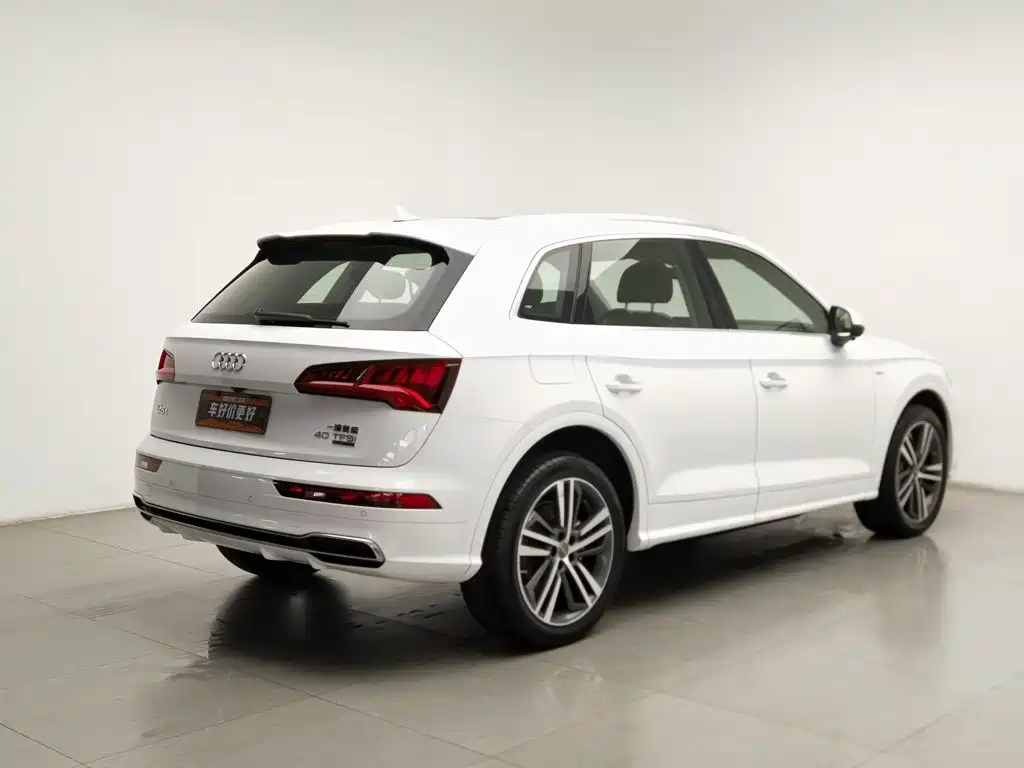 Audi Q5L — миниатюра 2