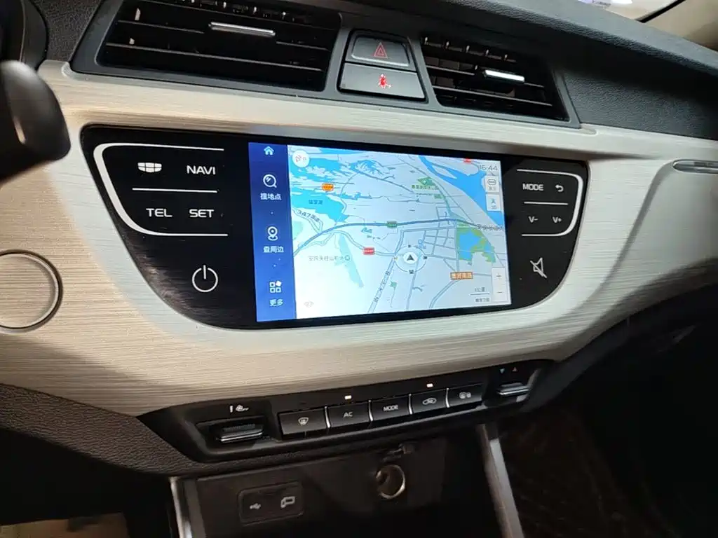 Geely Vision X3 — миниатюра 13