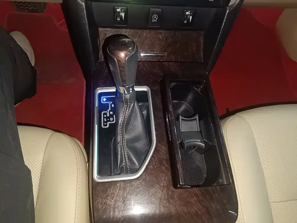 Toyota Camry — миниатюра 14