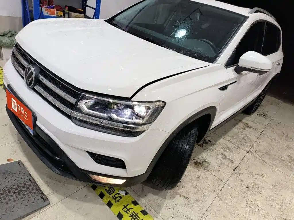 Volkswagen Tharu