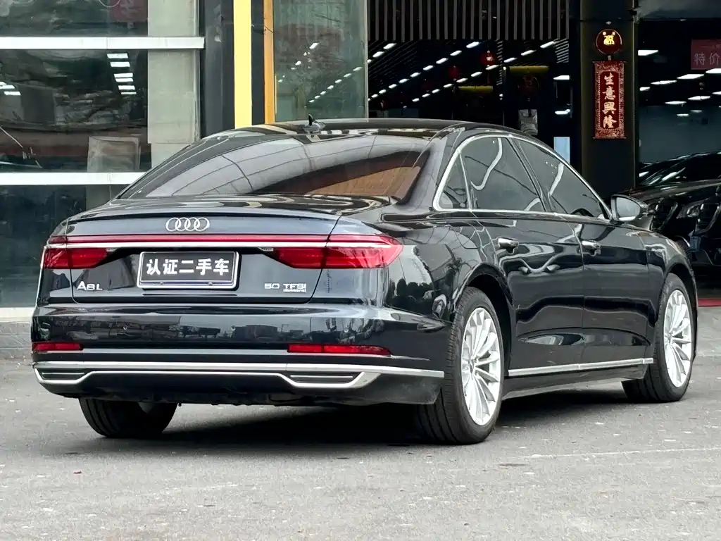 AUDI A8