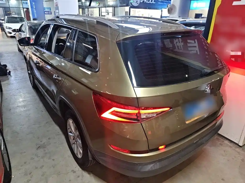 Skoda Kodiaq 2018 TSI330 5 мест Comfort