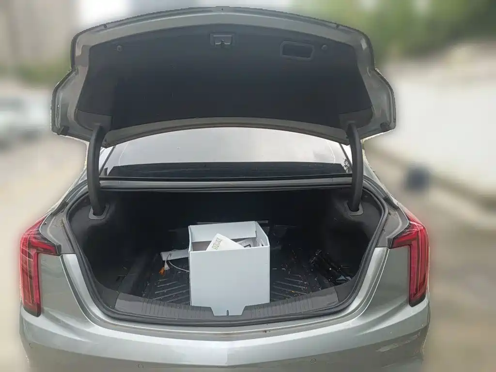 Cadillac CT5 — миниатюра 10