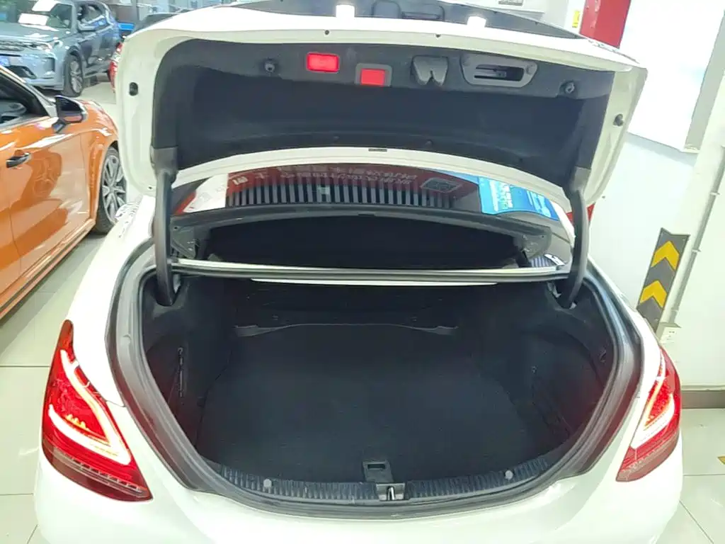 Mercedes-Benz C-Class — миниатюра 19