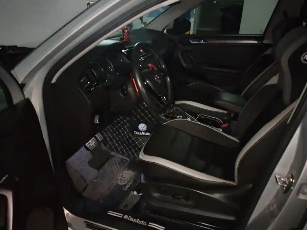 Volkswagen Tiguan L — миниатюра 14