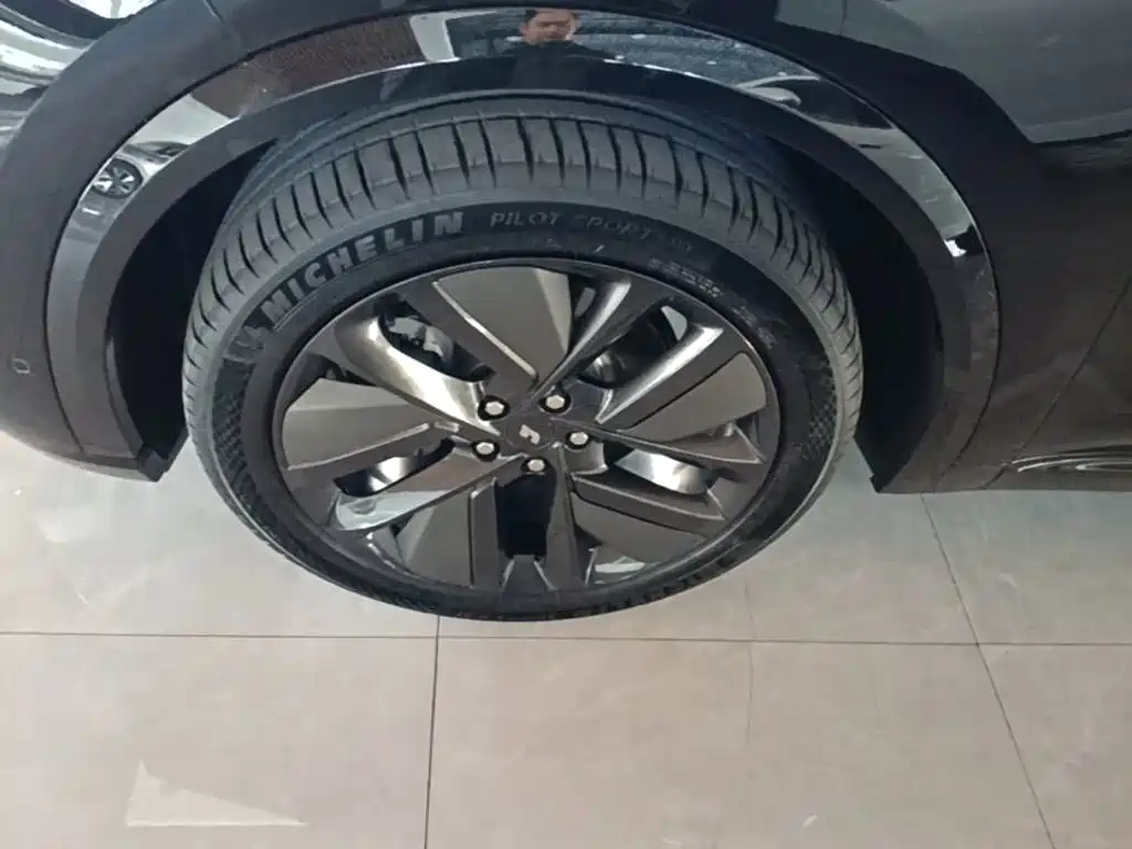 Li Auto Li L8 — миниатюра 23