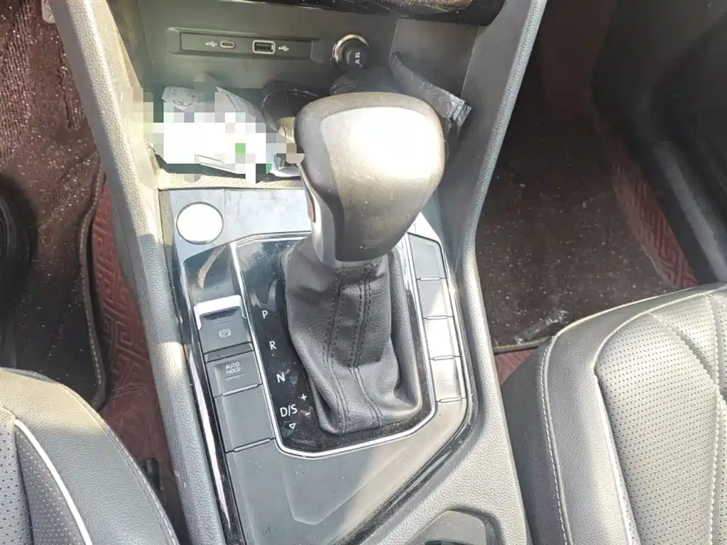 Volkswagen Tiguan L L 2022 330TSI AT Smart