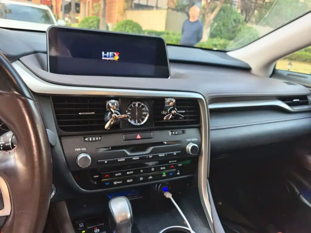 Lexus RX — миниатюра 6