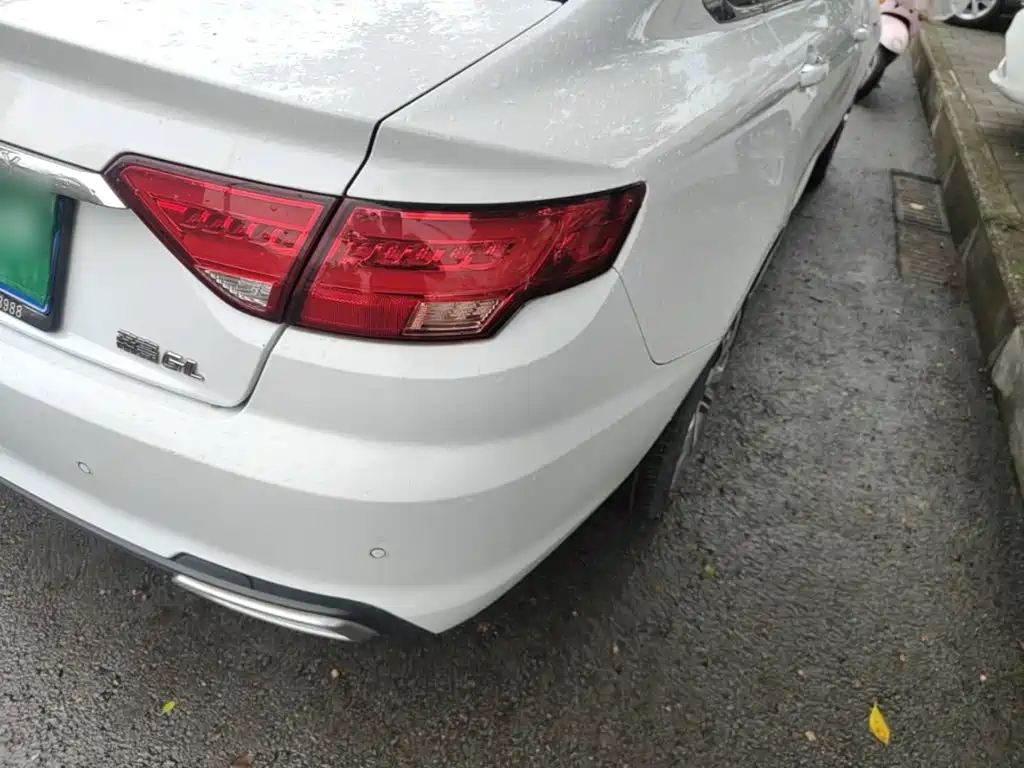 Geely Emgrand GL — миниатюра 8