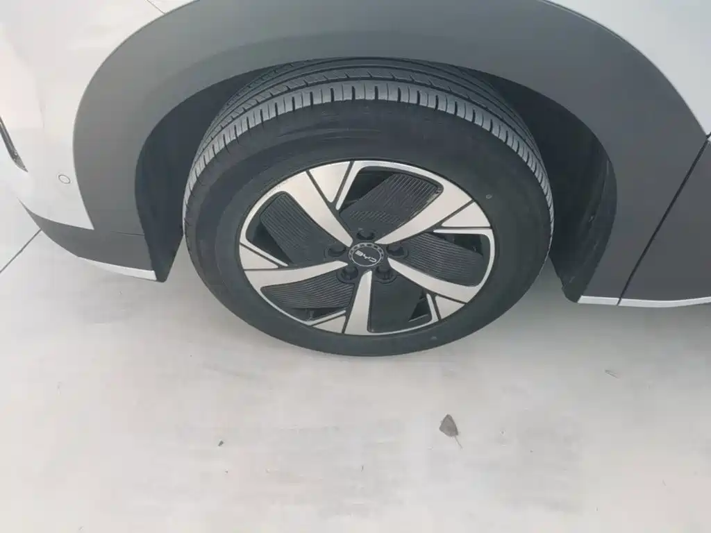 BYD Sealion 05 EV — миниатюра 23
