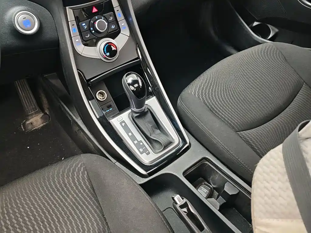 Hyundai Elantra Langdong — миниатюра 14