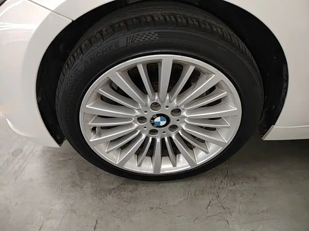 BMW 3 Series — миниатюра 23