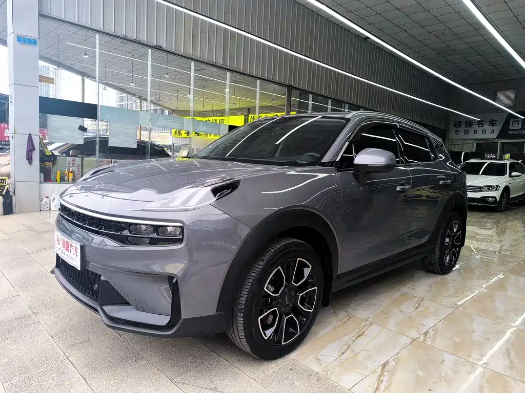 Lynk & Co 06 2023