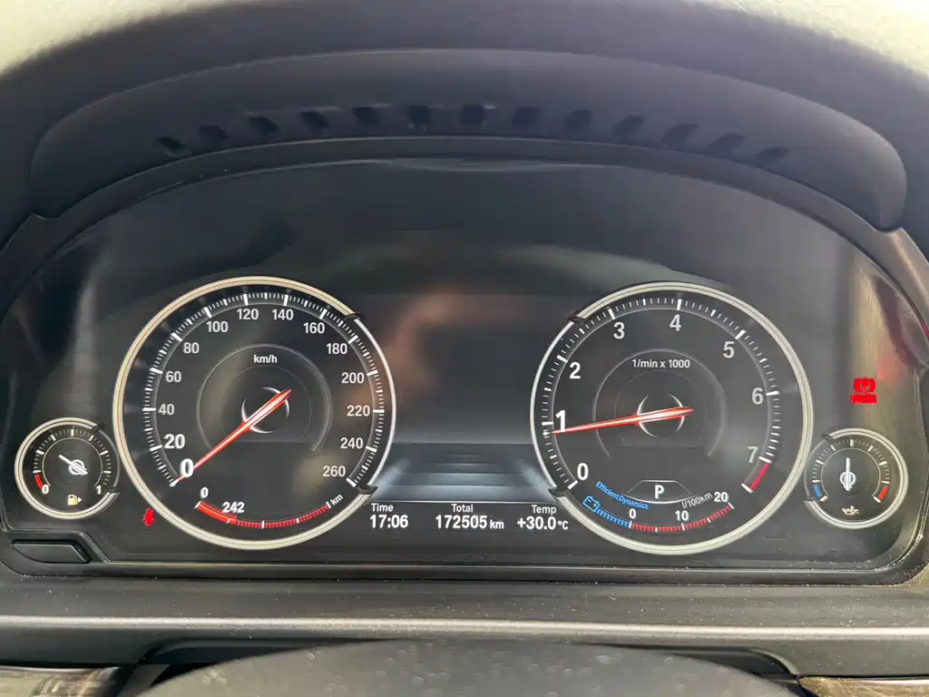 BMW 5 Series — миниатюра 14