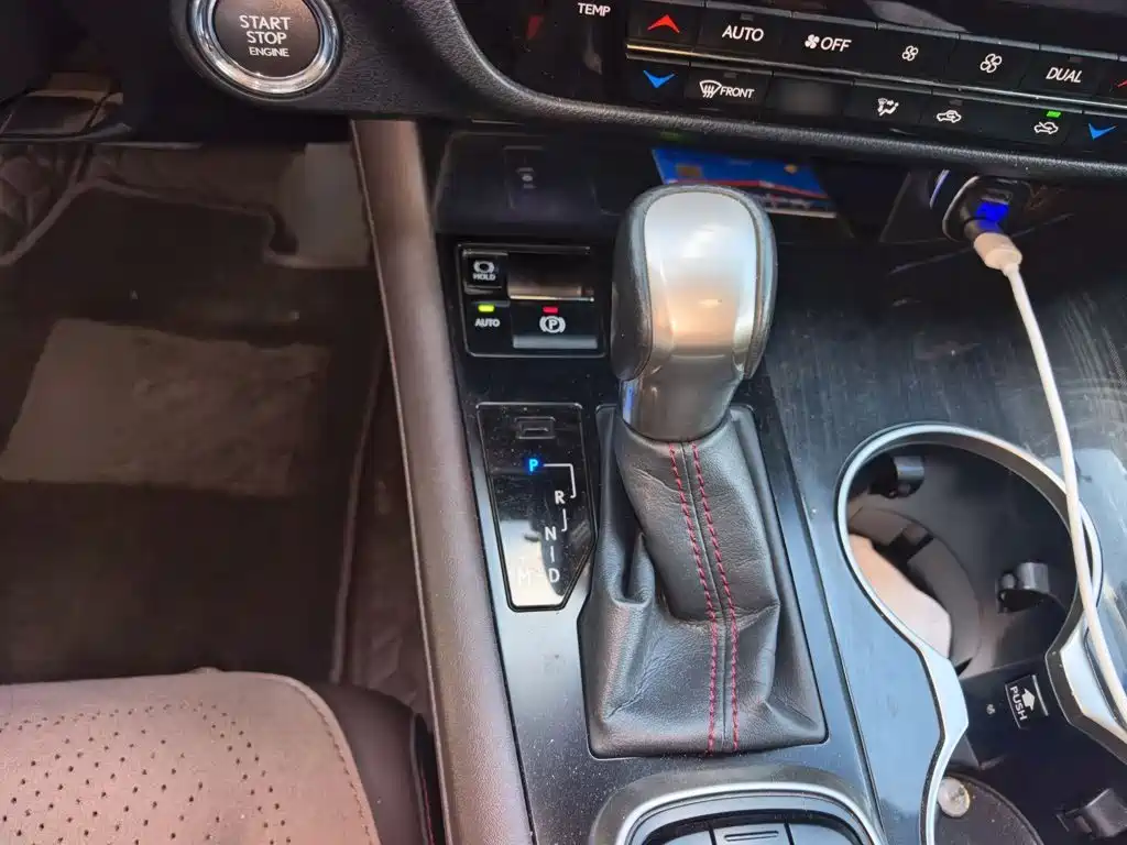 Lexus RX — миниатюра 7