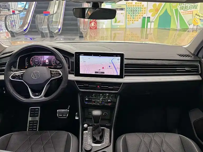 Volkswagen Tiguan L L 2022 380TSI AT R-Line 7 мест