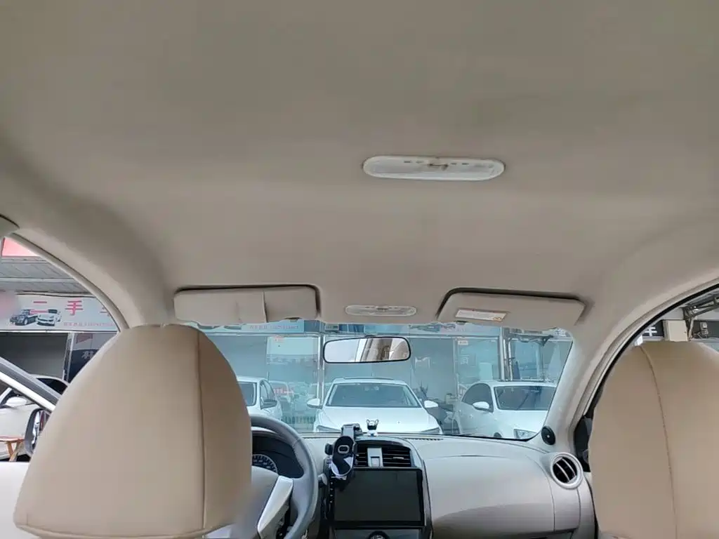 Nissan Sunny — миниатюра 18