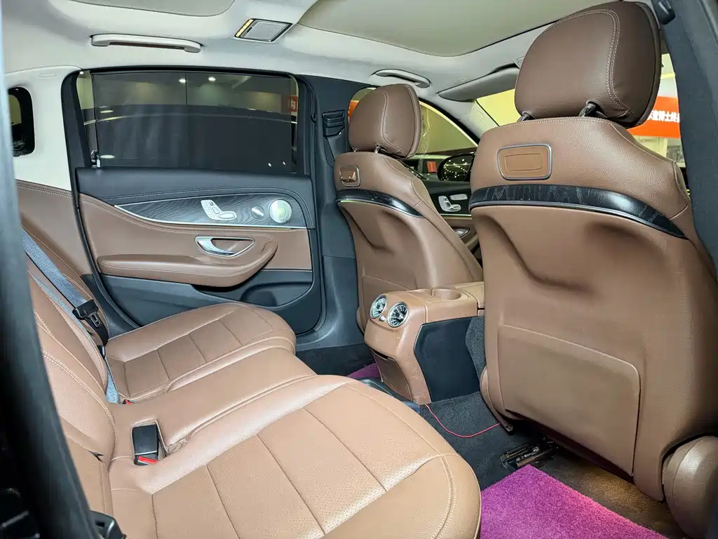 Mercedes-Benz E-Class — миниатюра 14