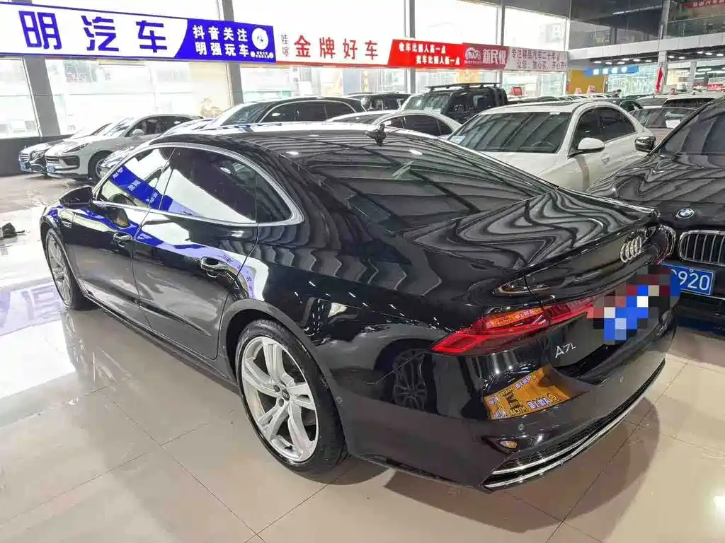 Audi A7L — миниатюра 9