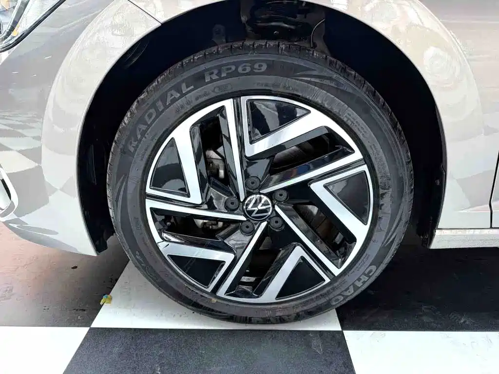 Volkswagen Sagitar — миниатюра 4
