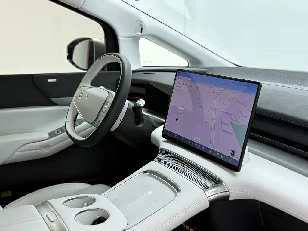 XPeng X9 — миниатюра 19