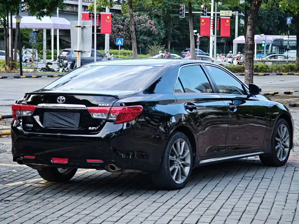 Toyota Reiz — миниатюра 16