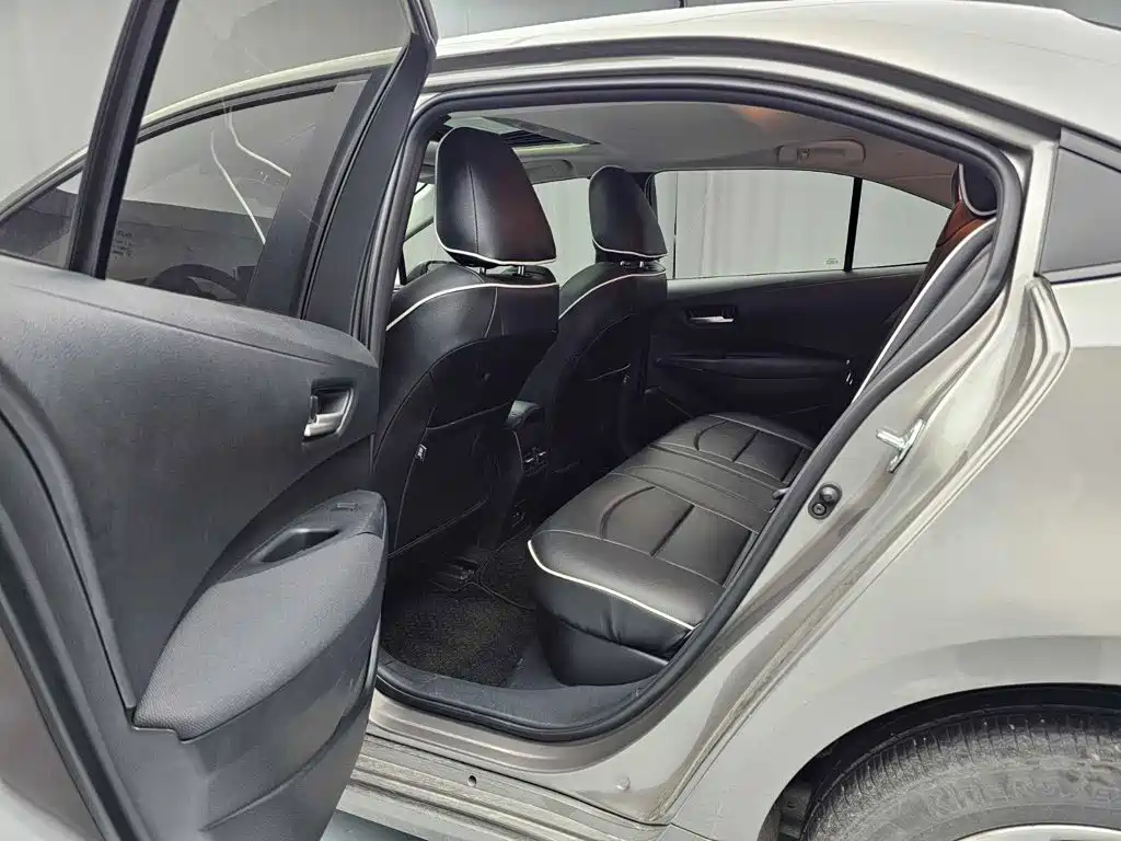 Toyota Corolla — миниатюра 10