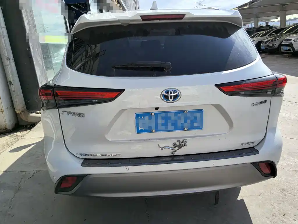 Toyota Highlander 2024 2.5L Luxury 7 мест