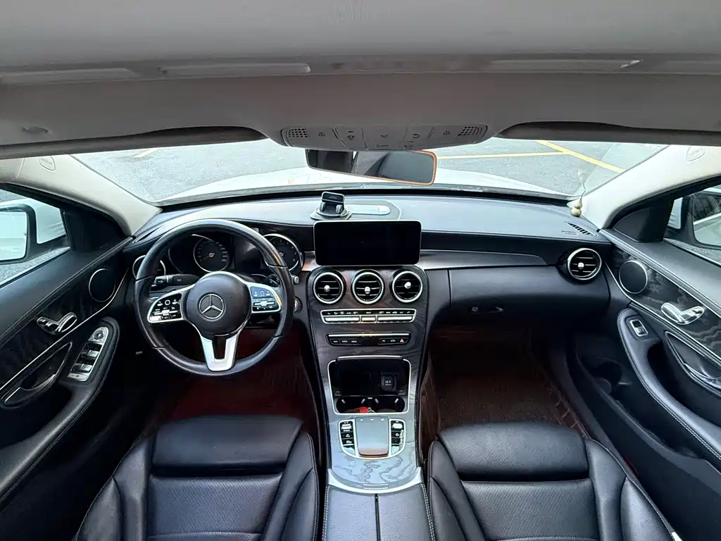 Mercedes-Benz C-Class — миниатюра 6